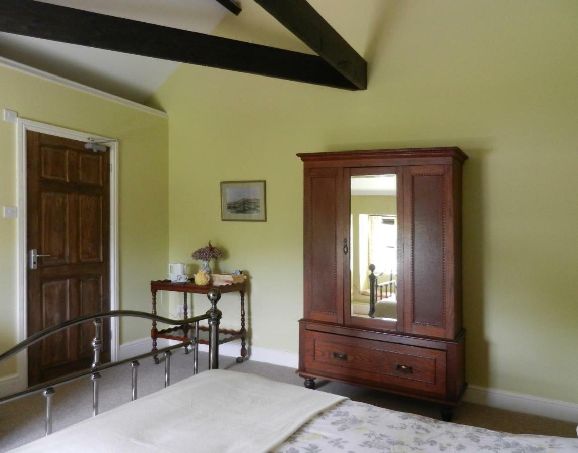 Cilwen Country House Bed And Breakfast Abernant Dış mekan fotoğraf