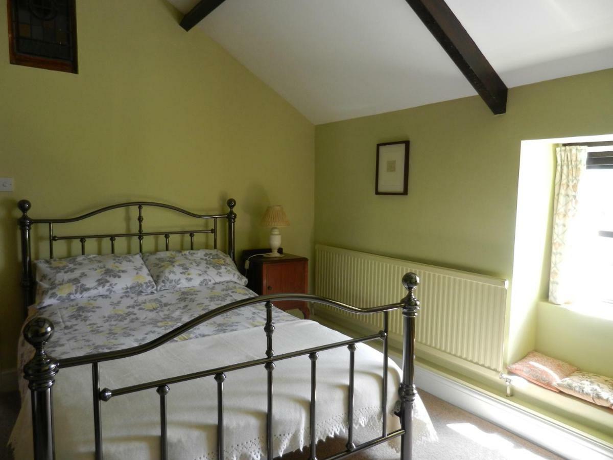 Cilwen Country House Bed And Breakfast Abernant Dış mekan fotoğraf