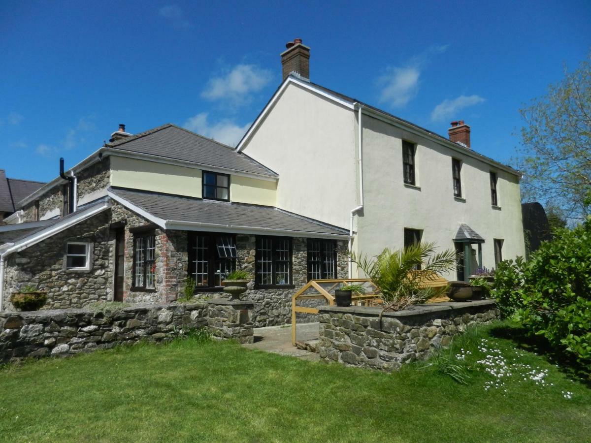 Cilwen Country House Bed And Breakfast Abernant Dış mekan fotoğraf