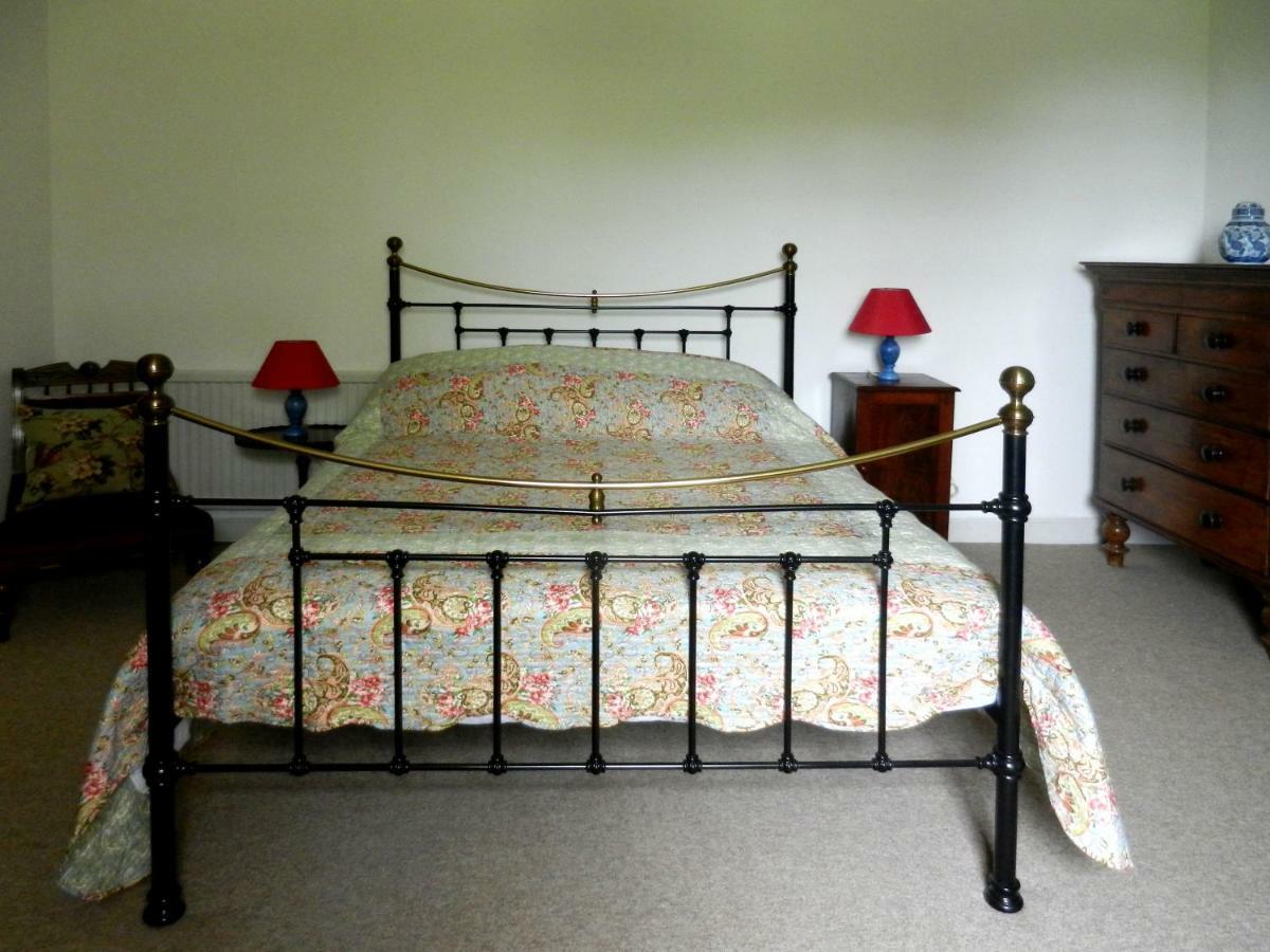 Cilwen Country House Bed And Breakfast Abernant Dış mekan fotoğraf