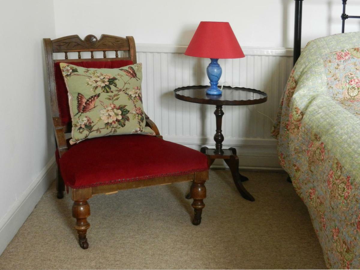 Cilwen Country House Bed And Breakfast Abernant Dış mekan fotoğraf