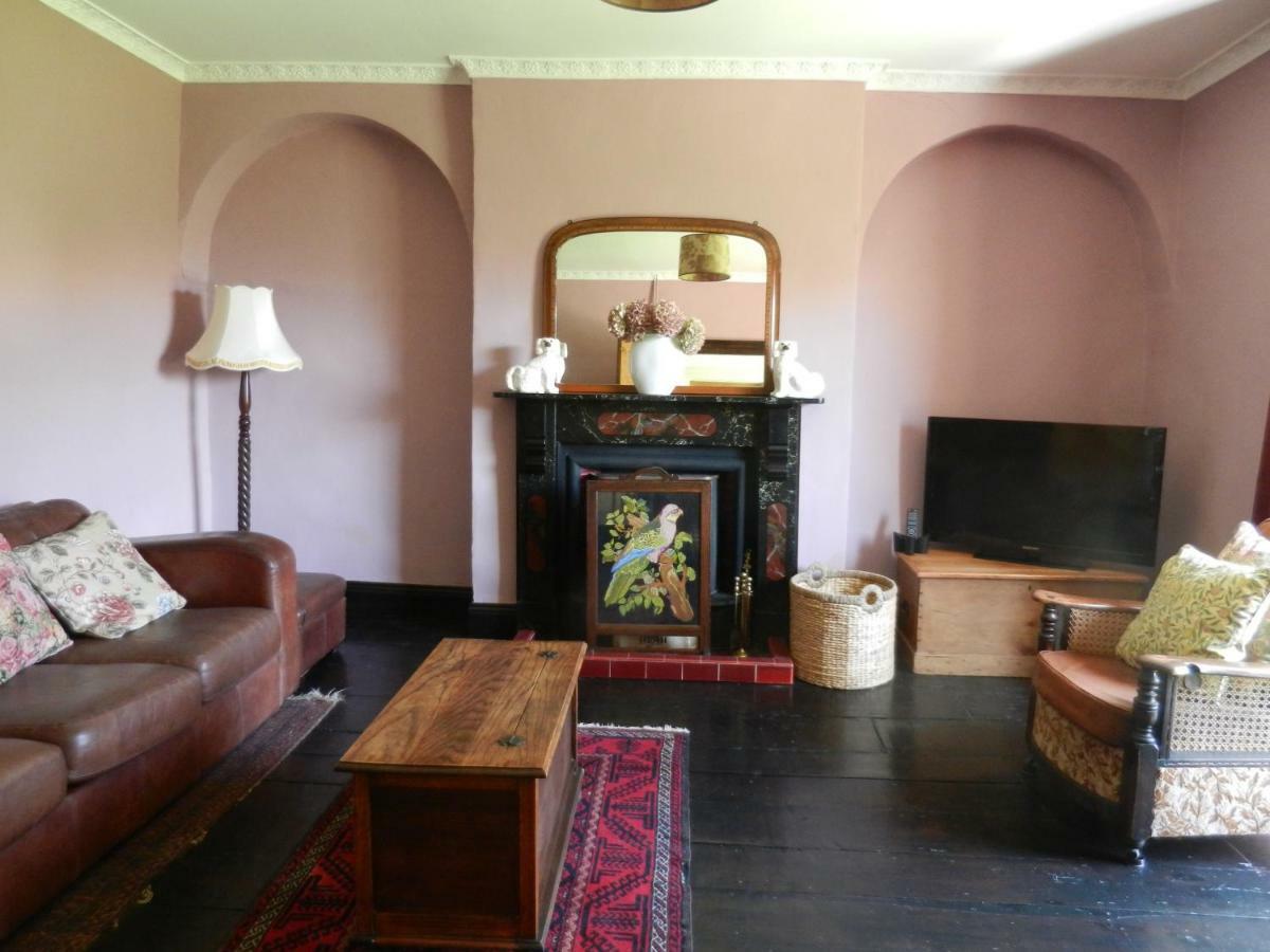 Cilwen Country House Bed And Breakfast Abernant Dış mekan fotoğraf