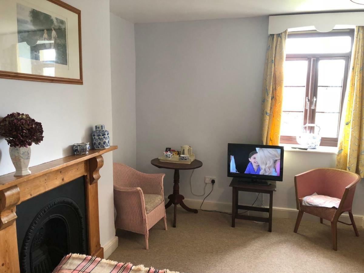 Cilwen Country House Bed And Breakfast Abernant Dış mekan fotoğraf